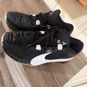 Nike Zoom Freak 5 Basketball shoes - size 10